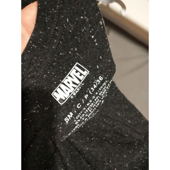 Captain Marvel T-shirt size small - Picture 3 of 3